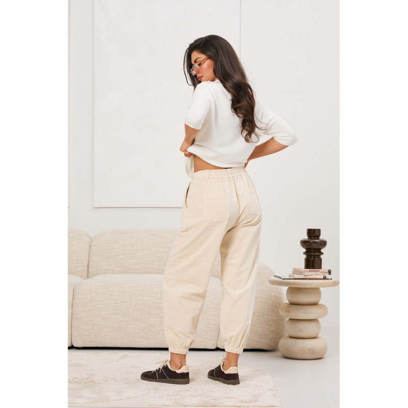 Sztruksowe spodnie typu jogger | Hurt odzieży damskiej online