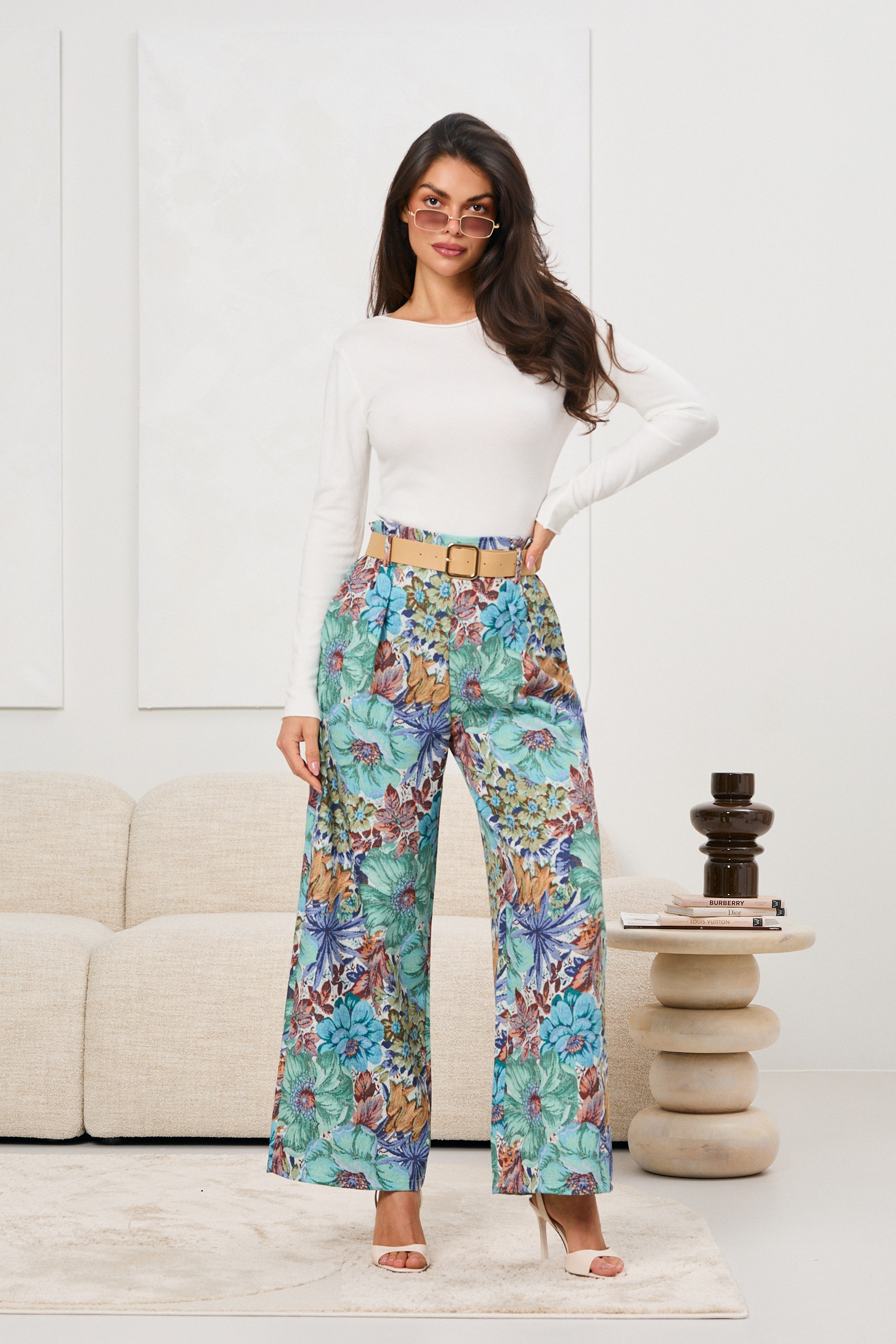 Kwiatowe spodnie palazzo z wysokim stanem