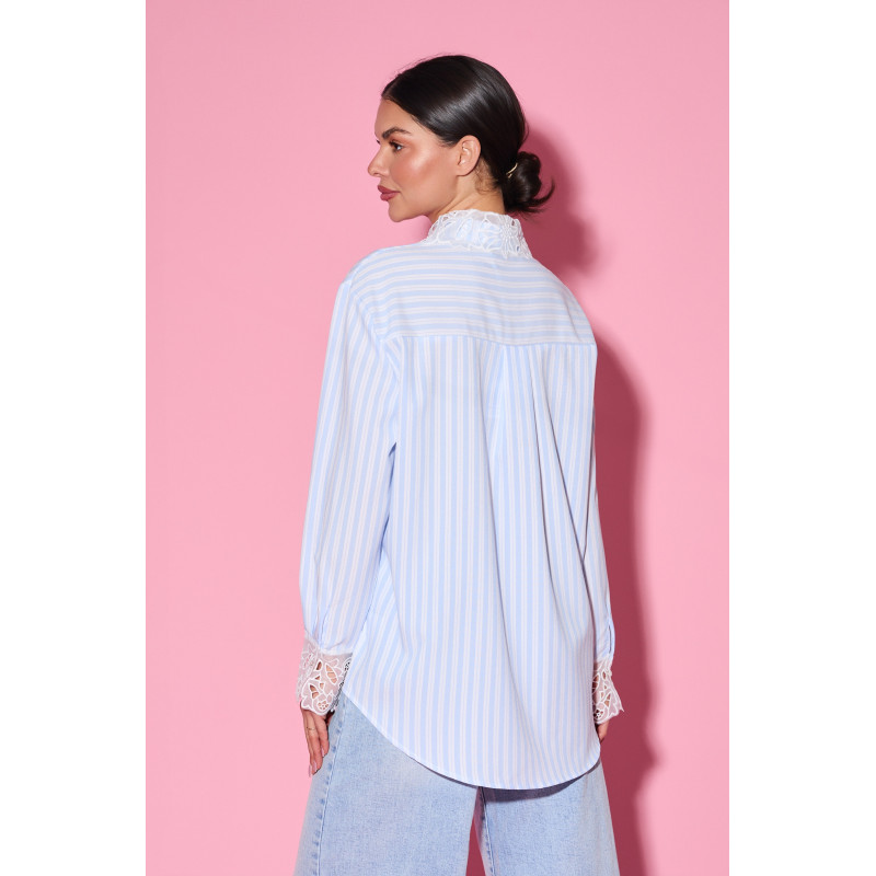 Koszula w paski z haftowanym kołnierzykiem i mankietami