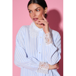 Koszula w paski z haftowanym kołnierzykiem i mankietami