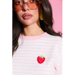 Dzianinowy sweter w paski z truskawką