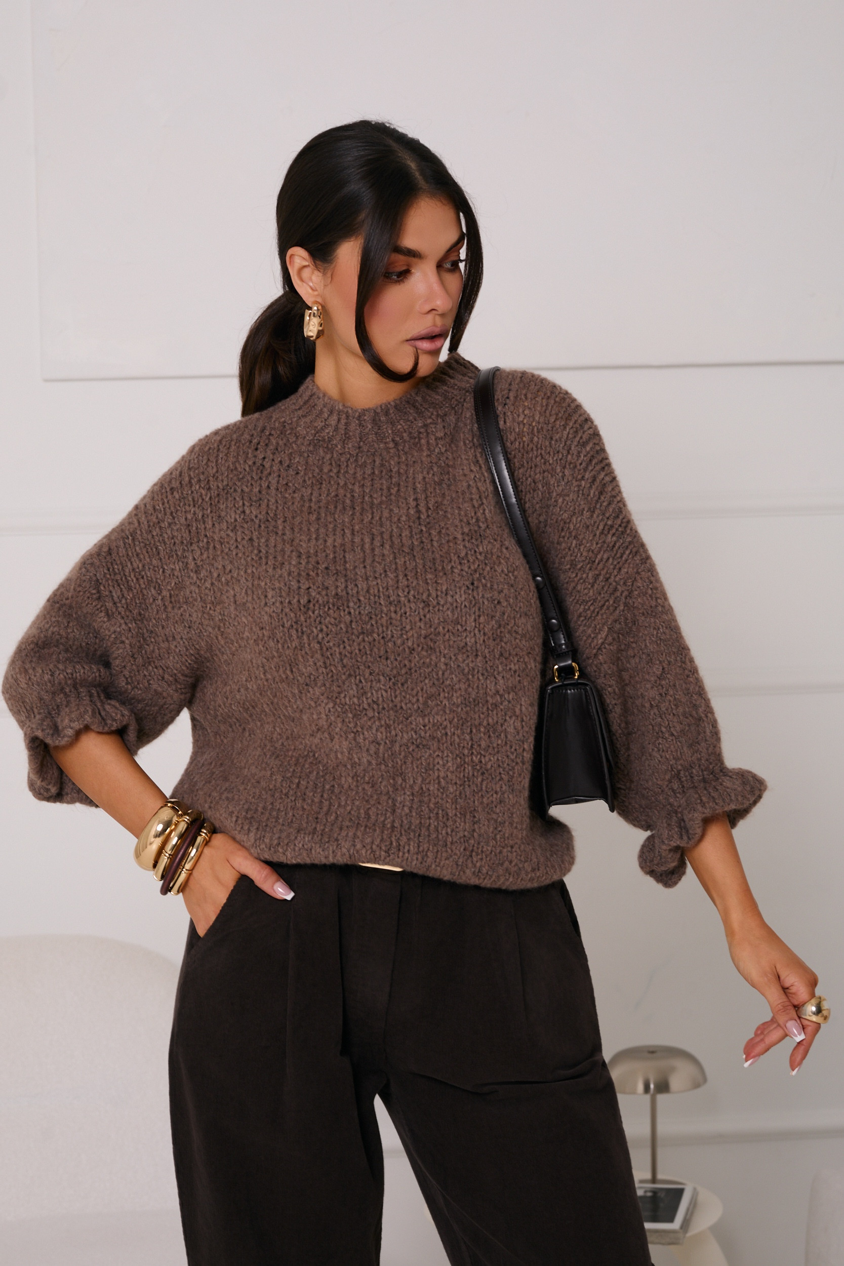 SWETER Z GRUBEJ DZIANINY Z BUFIASTYMI RĘKAWAMI