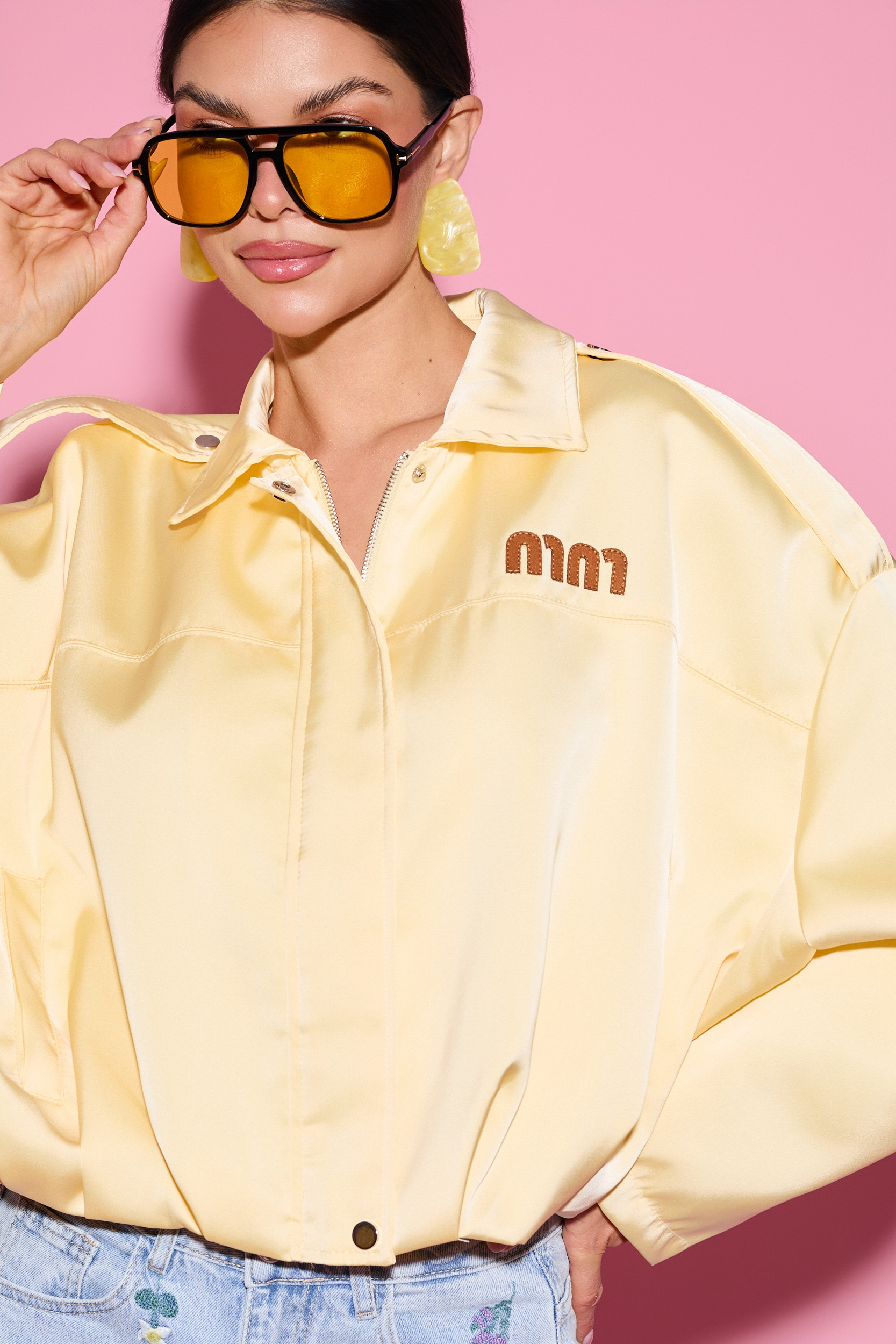 Lekka oversizowa kurtka bomberka