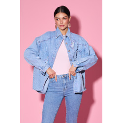 Oversize’owa kurtka jeansowa z haftowanymi sercami