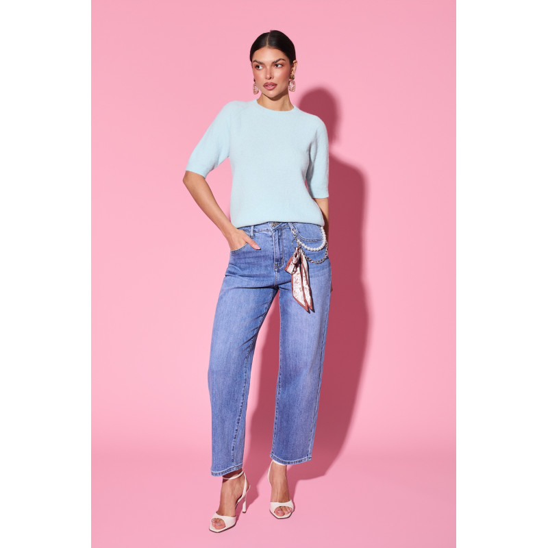 Jeansy straight fit z ozdobnym łańcuszkiem