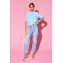 Jeansy high waist z dekoracyjnymi guzikami