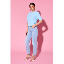 Jeansy high waist z dekoracyjnymi guzikami