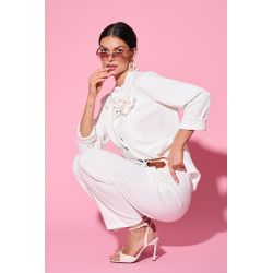 Marynarka o luźnym kroju z kwiatową aplikacją