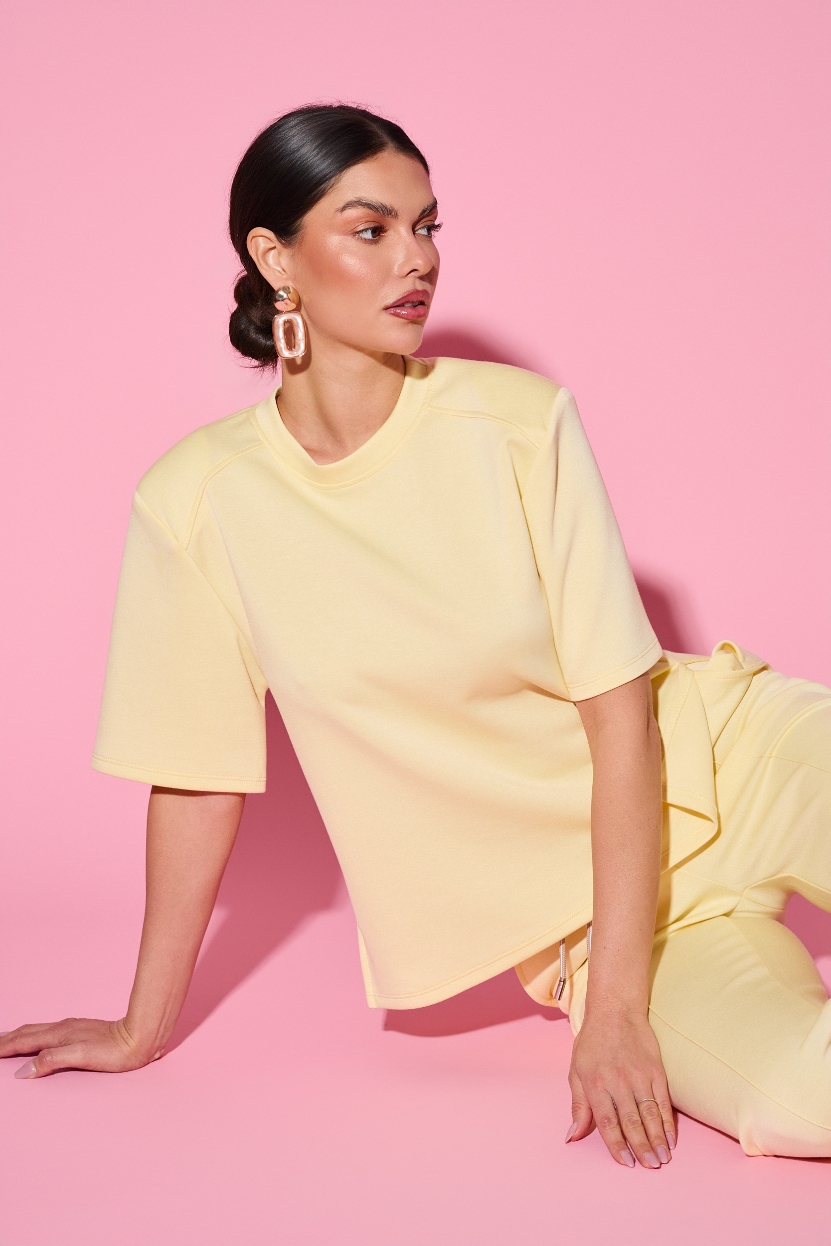 Bluzka o prostym kroju z krótkim rękawem