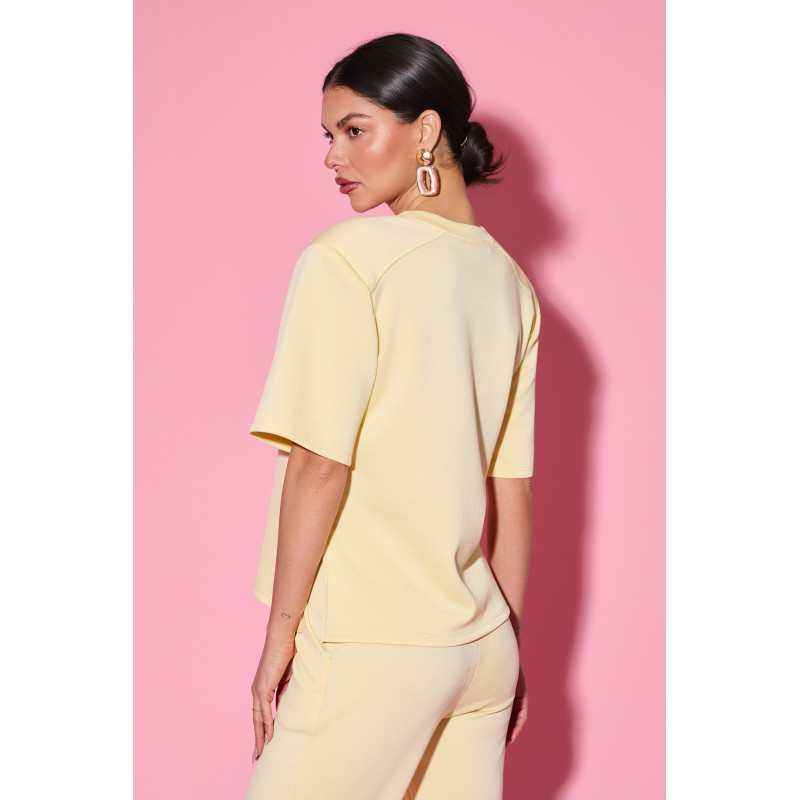 Bluzka o prostym kroju z krótkim rękawem