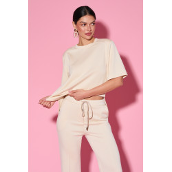 Bluzka o prostym kroju z krótkim rękawem