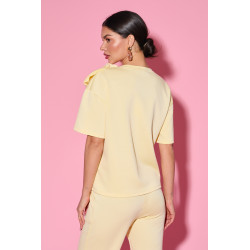 Bluzka z kokardą na ramieniu