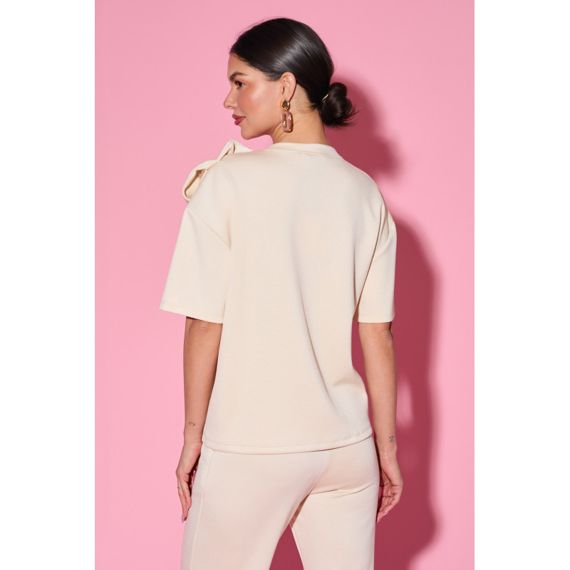 Bluzka z kokardą na ramieniu