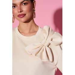 Bluzka z kokardą na ramieniu