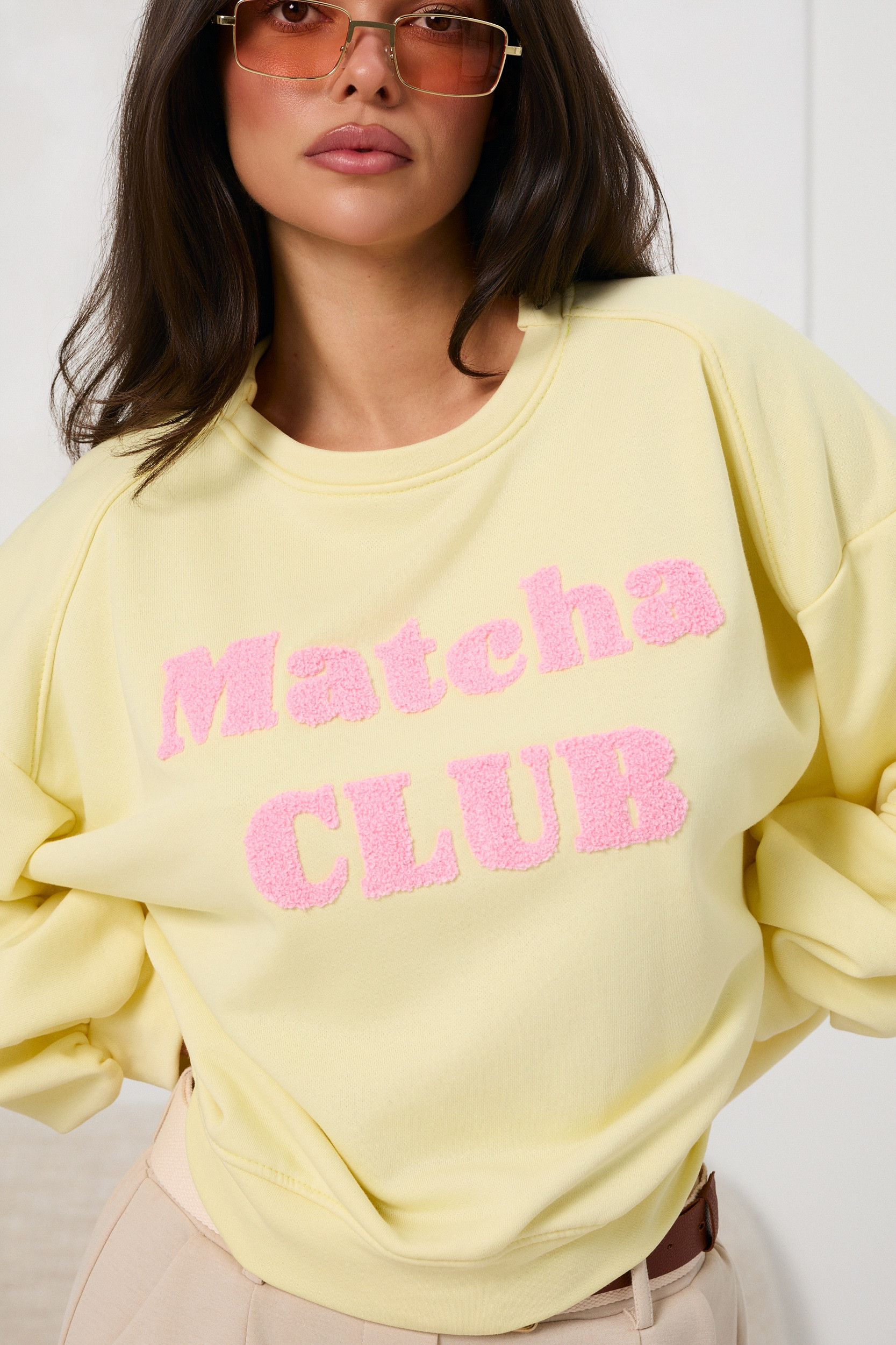 Bawełniana bluza oversize z napisem | Hurtownia odzieży damskiej italiamoda.pl