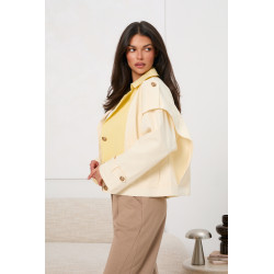 Kurtka typu trencz z kontrastową klapą i złotymi guzikami | Hurtownia online
