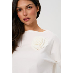 Bluzka z rękawem 3/4 i ozdobną różą | Sprzedaż hurtowa odzieży damskiej