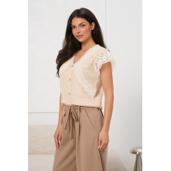 Sweter z koronkowymi falbanami i ażurowym splotem | Hurtownia odzieży damskiej