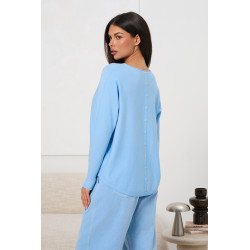 Sweter oversize z guzikami na plecach