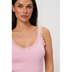 Prążkowany top z koronkowym wykończeniem | Hurtownia damska online