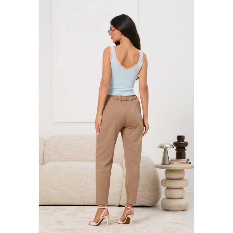 Spodnie o luźnym kroju z wiązaniem w pasie