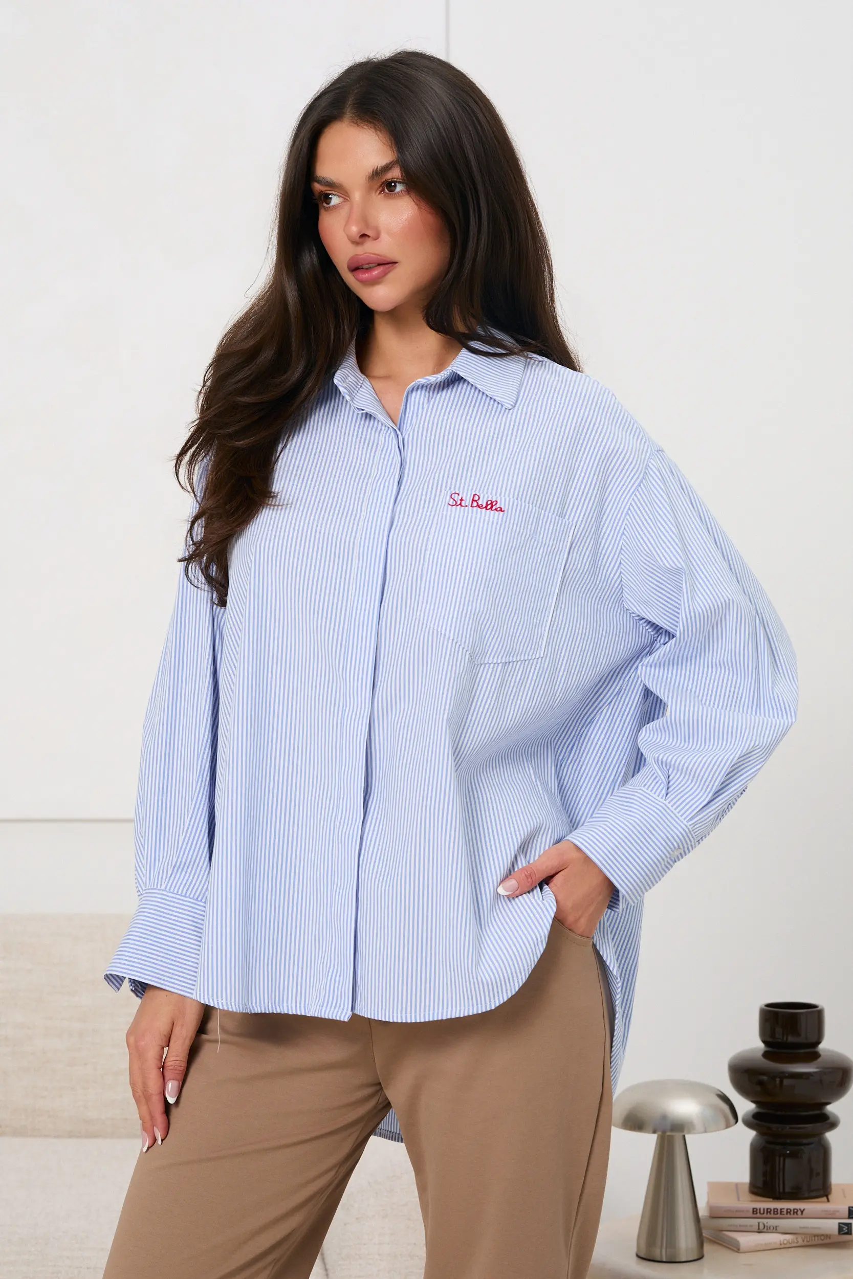 Koszula oversize w paski z haftem