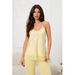 Satynowy top z koronkowym wykończeniem | Hurtownia odzieży damskiej do butiku