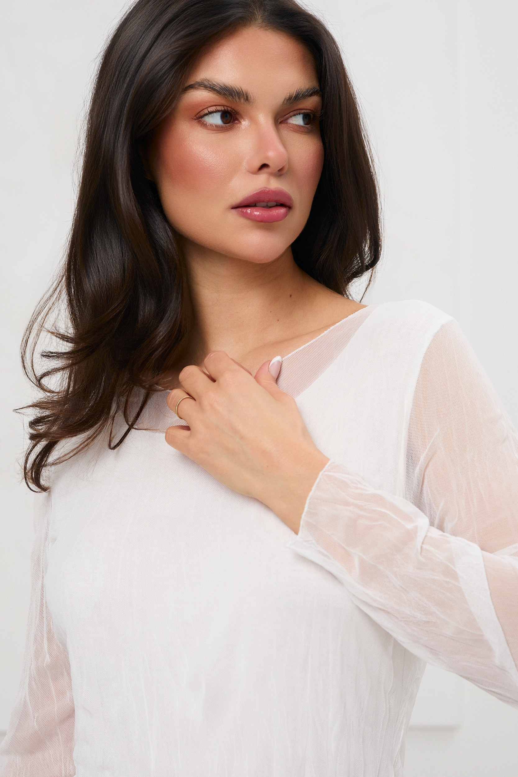 Transparentna bluzka z długim rękawem | Tania hurtownia odzieży damskiej