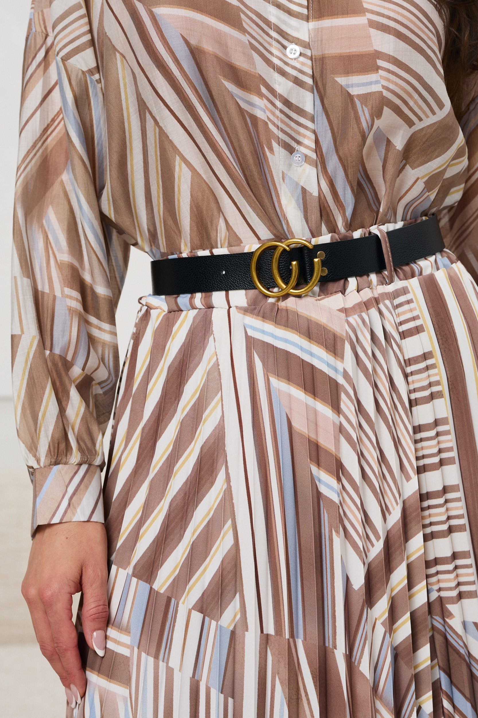 Plisowana spódnica midi w geometryczny wzór | Hurtownia odzieży damskiej online z szybką dostawą