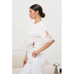 Bluzka z koronkowym wykończeniem i krótkim rękawem | Hurt odzieży włoskiej