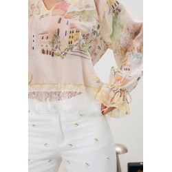 Bluzka z pastelowym nadrukiem i wiązanymi rękawami
