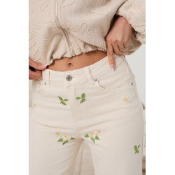 Jeansy o prostym kroju z kwiatowym haftem | Sprzedaż hurtowa odzieży damskiej