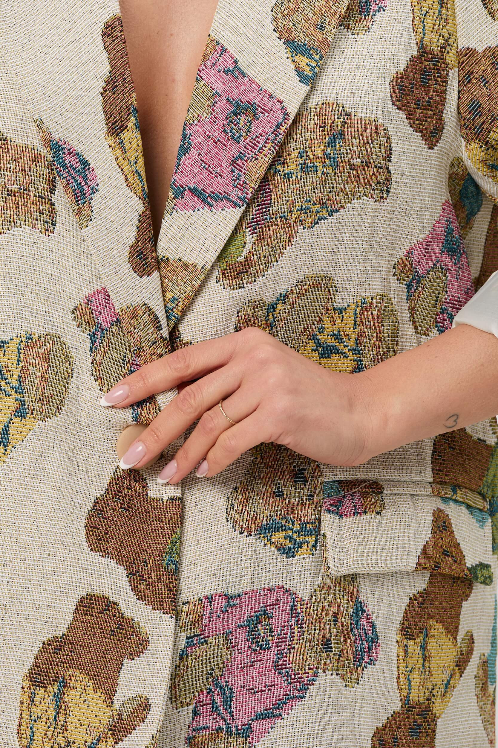 Marynarka żakardowa z motywem misiów | Modna odzież damska w sprzedaży hurtowej