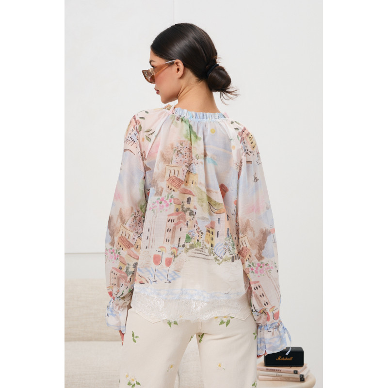 Bluzka z pastelowym nadrukiem i wiązanymi rękawami