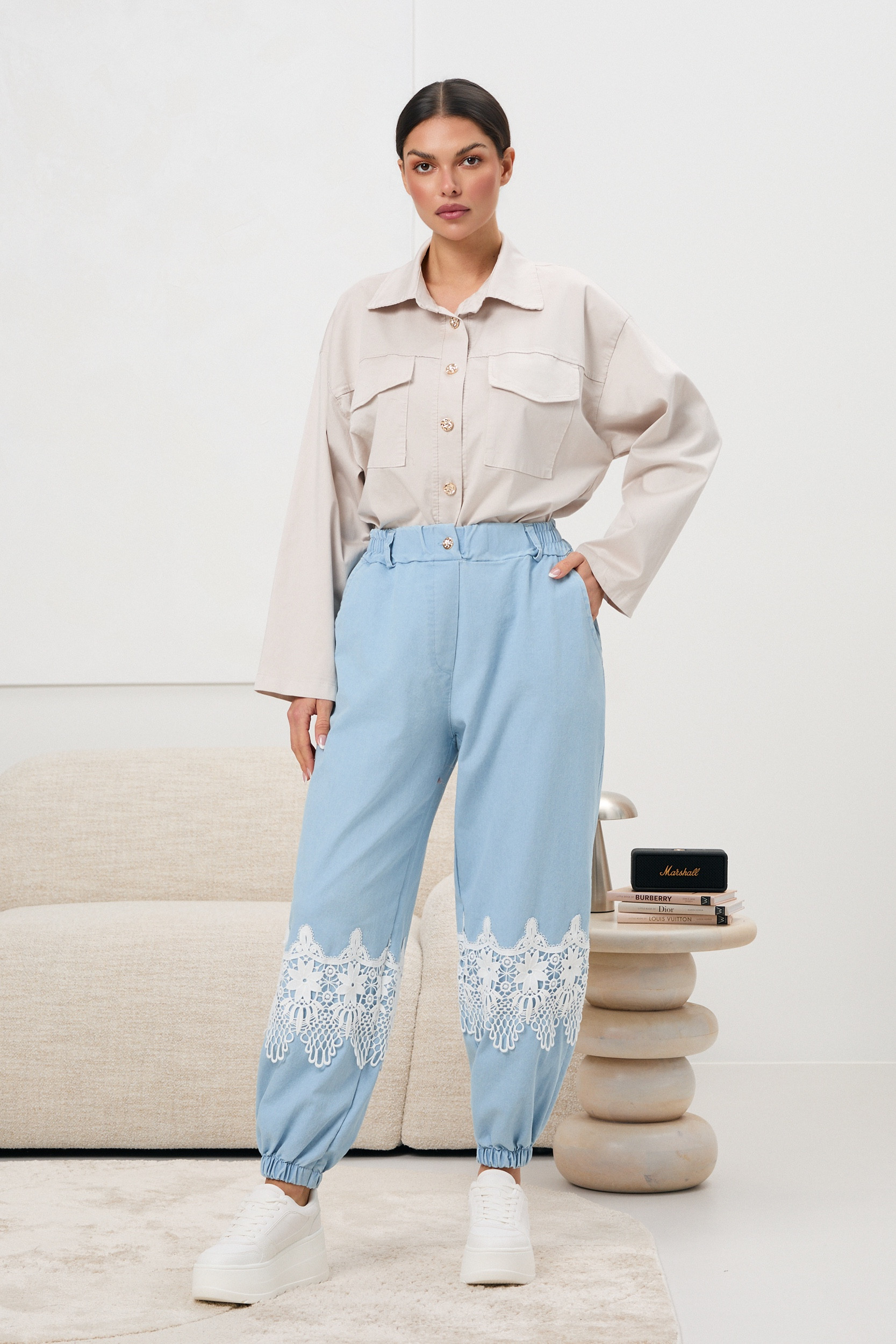 Spodnie jogger z koronkową aplikacją | Hurtownia włoskiej odzieży damskiej