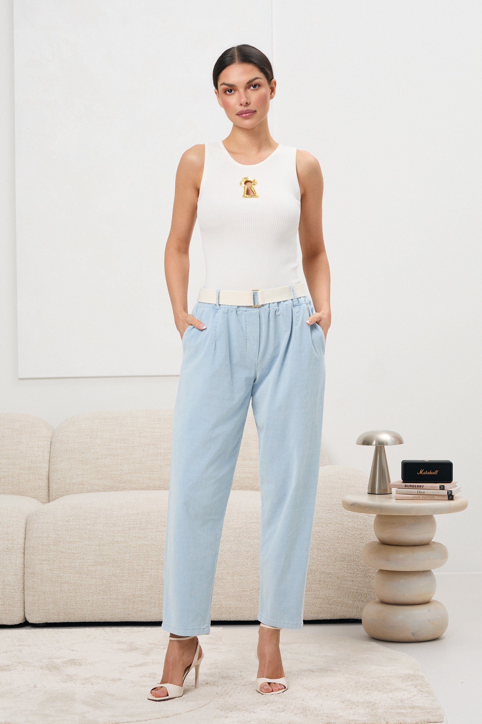 Spodnie z paskiem w talii | Internetowa hurtownia odzieży damskiej