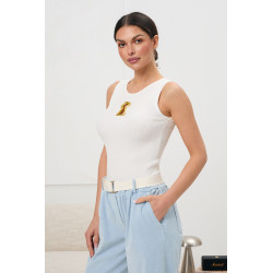 Dopasowany top w prążek z dekoracyjnym złotym detalem | Hurtownia odzieży damskiej