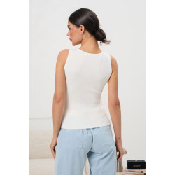 Dopasowany top w prążek z dekoracyjnym złotym detalem | Hurtownia odzieży damskiej