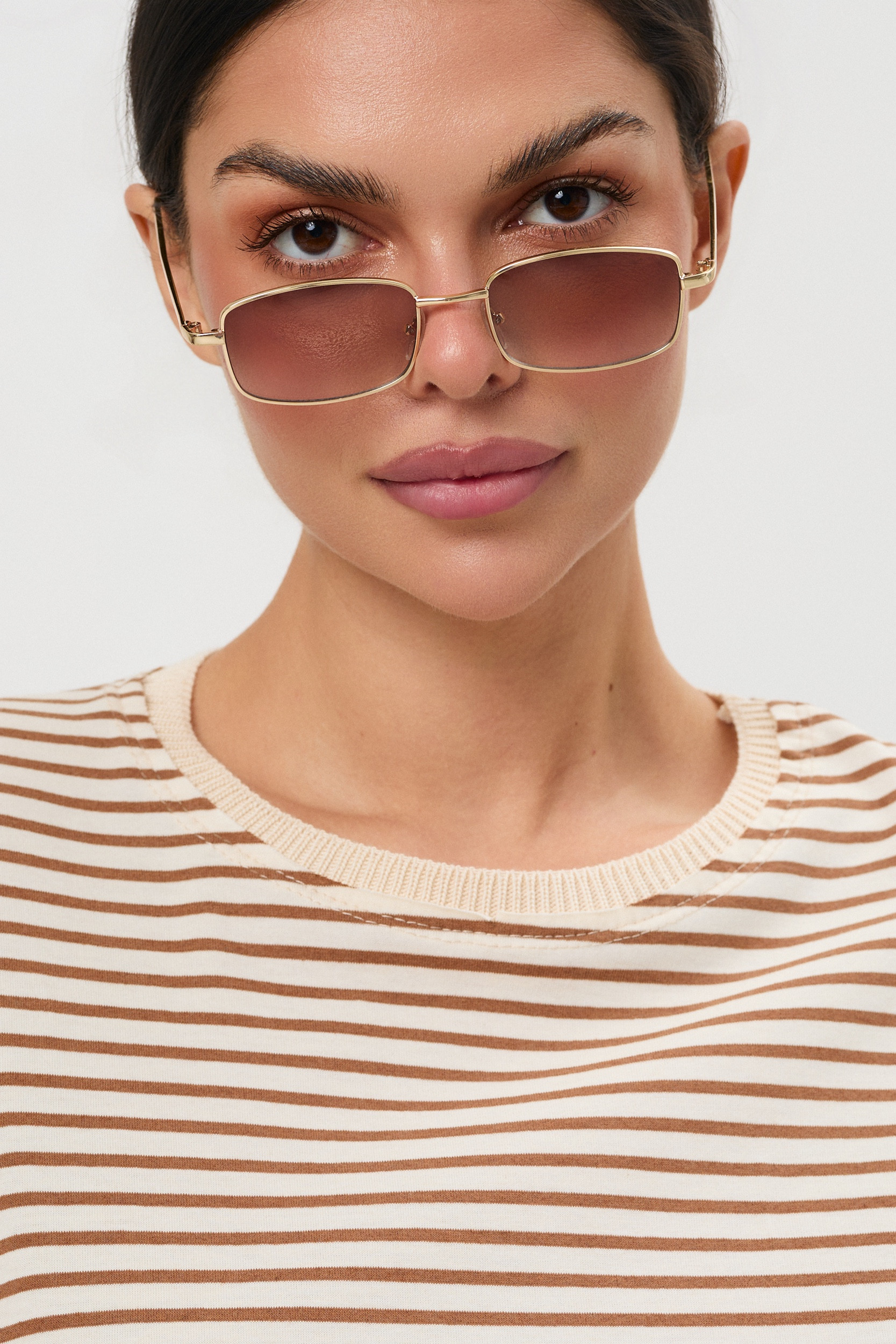 Oversize’owa bluzka w paski z szerokimi rękawami | Hurt odzieży włoskiej