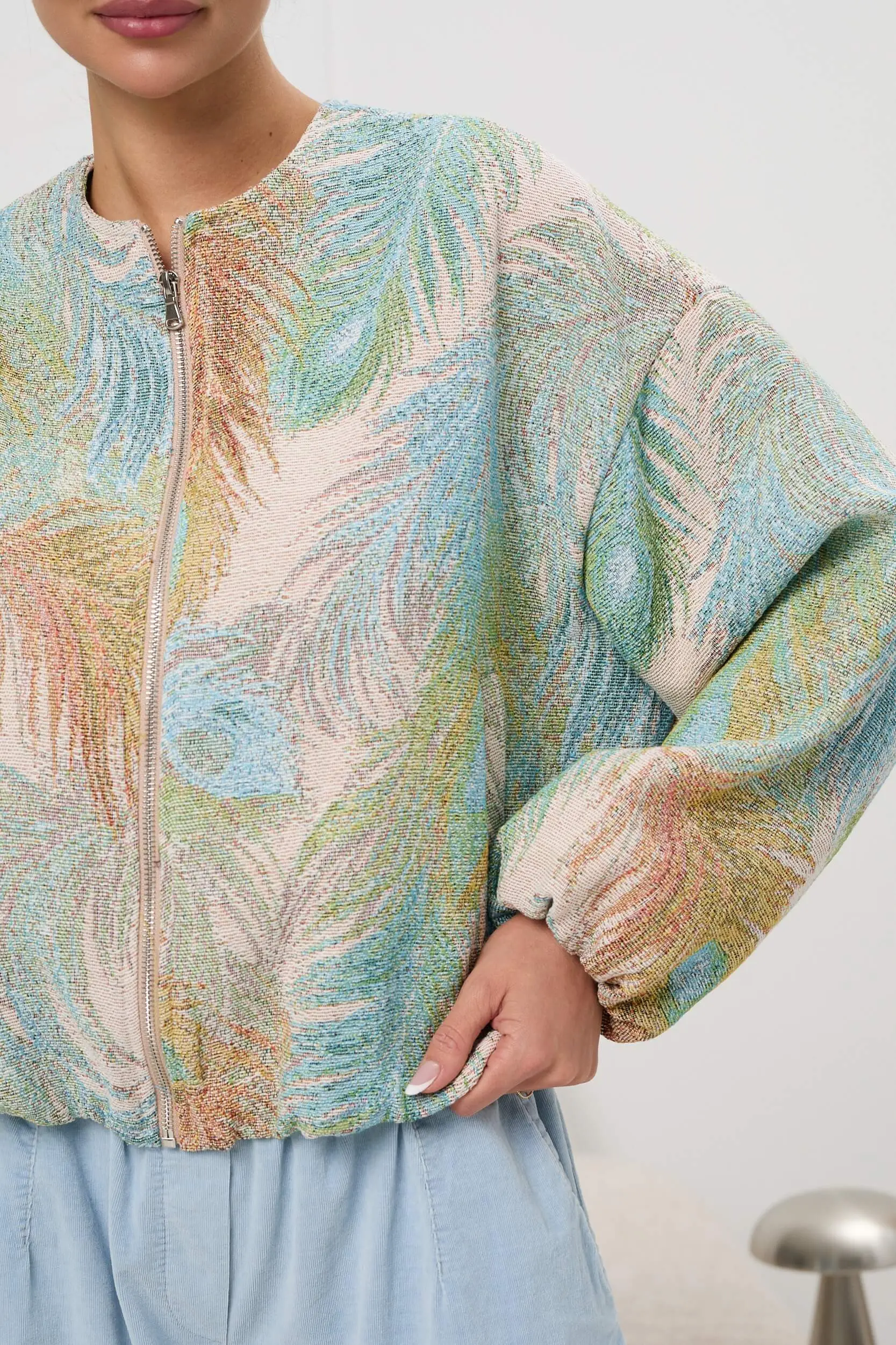 Pastelowa kurtka bomber na zamek | Hurtownia damska online