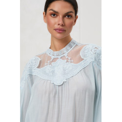 Bluzka z koronkowymi wstawkami | Hurtownia odzieży na sztuki