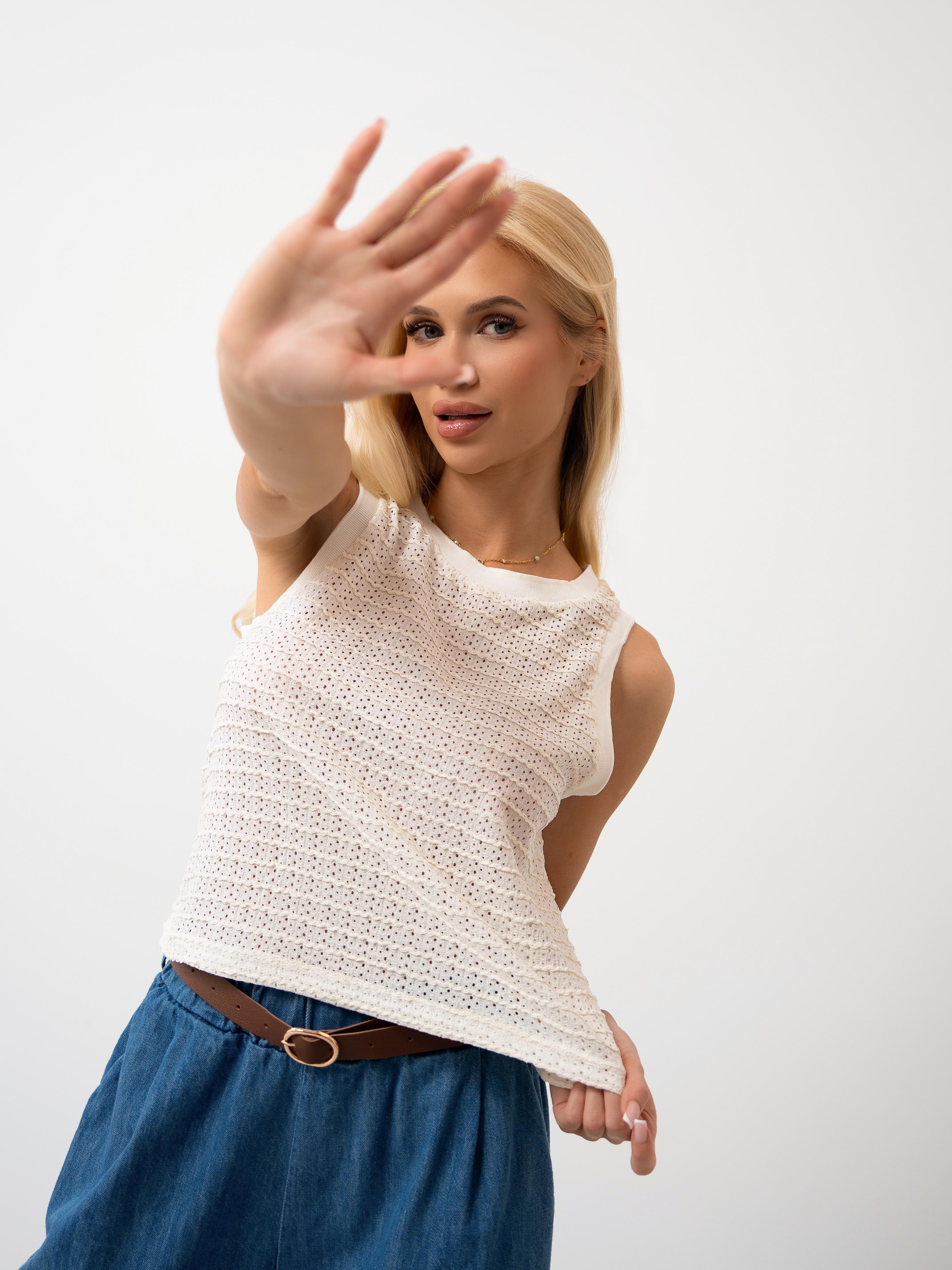 Top z ażurowej dzianiny | Internetowa hurtownia odzieży damskiej