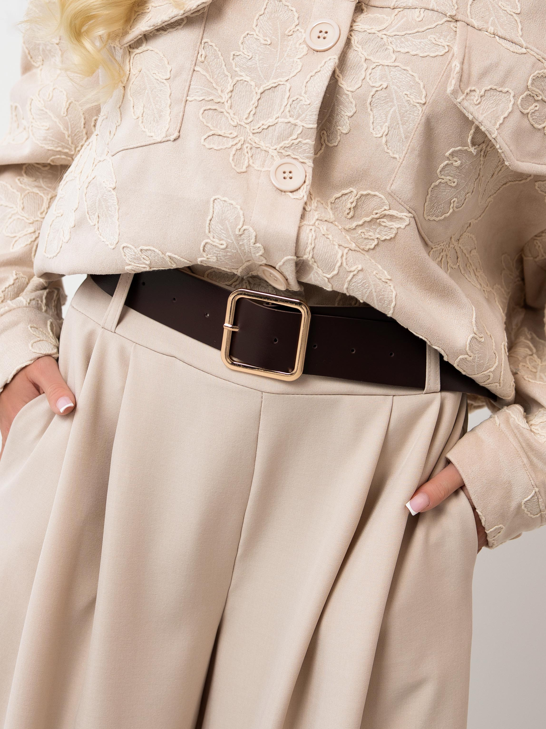 Szerokie spodnie typu palazzo z paskiem