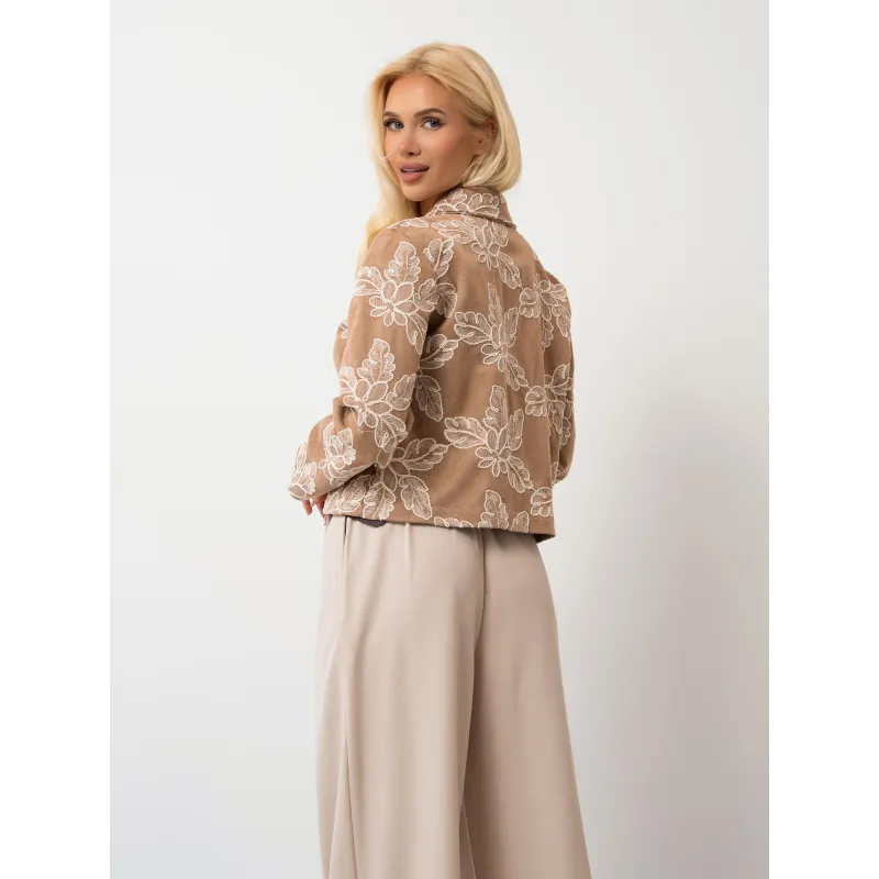 Kurtka z haftowanym motywem kwiatowym