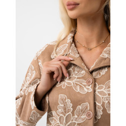 Kurtka z haftowanym motywem kwiatowym