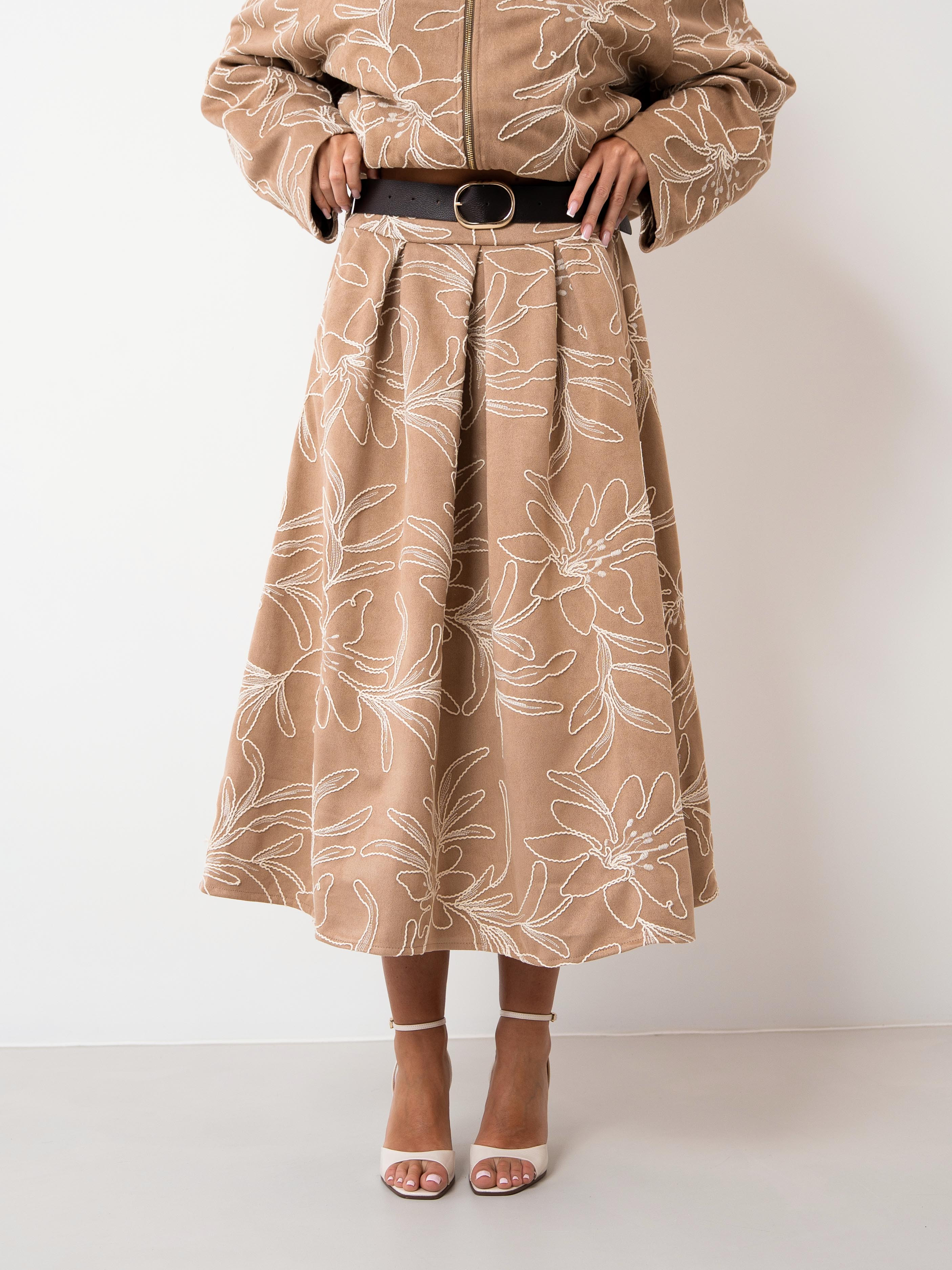 Spódnica midi z haftowanym motywem kwiatowym