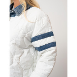 Pikowana kurtka z jeansowymi wstawkami