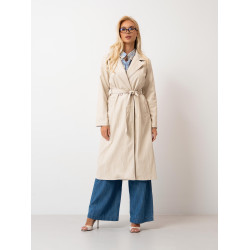 Długi trencz z ekoskóry z wiązaniem w talii