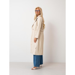 Długi trencz z ekoskóry z wiązaniem w talii