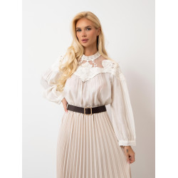 Bluzka z koronkowymi wstawkami | Hurtownia odzieży na sztuki